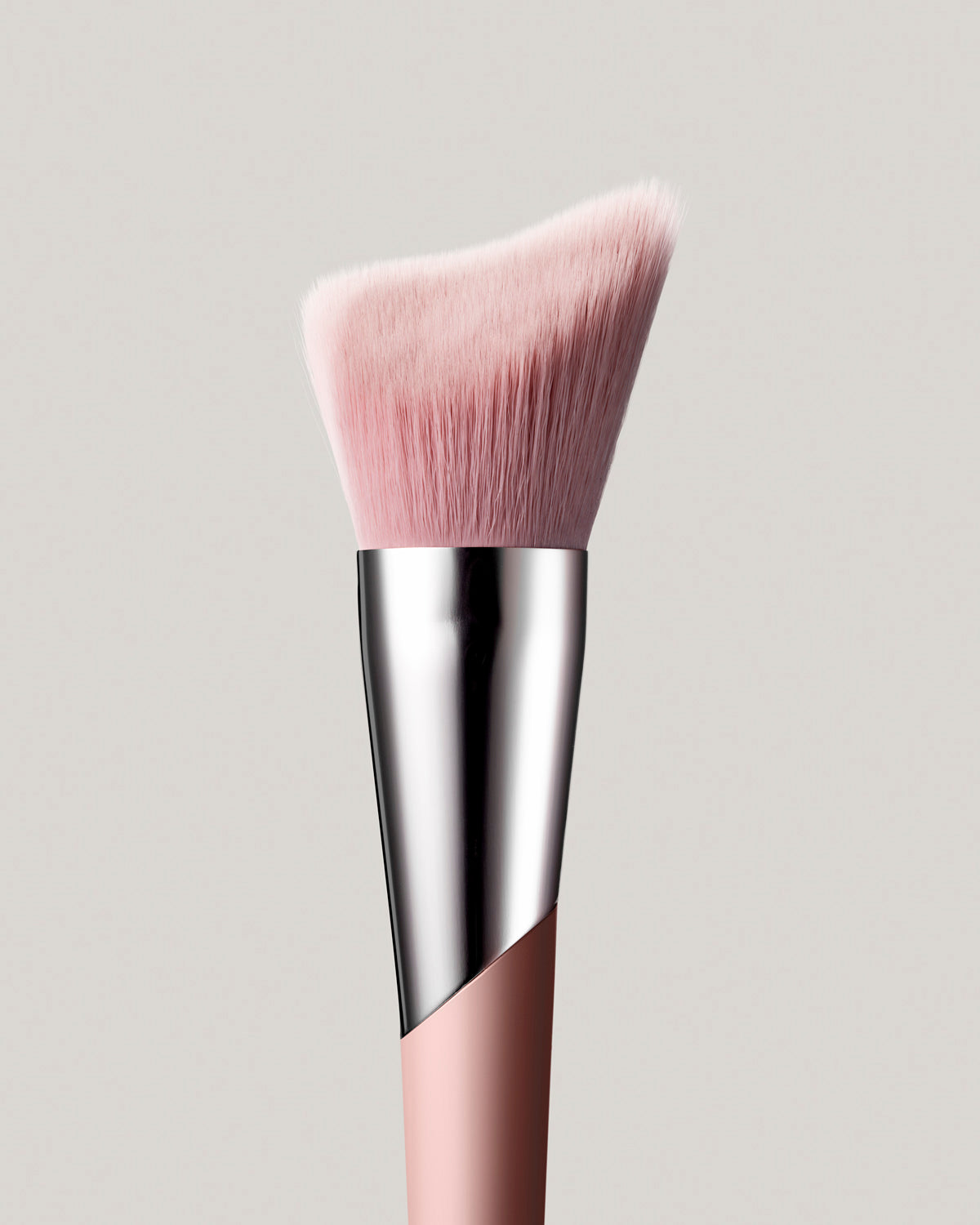Cheek-Hugging Bronzer Brush 190 - Image 3