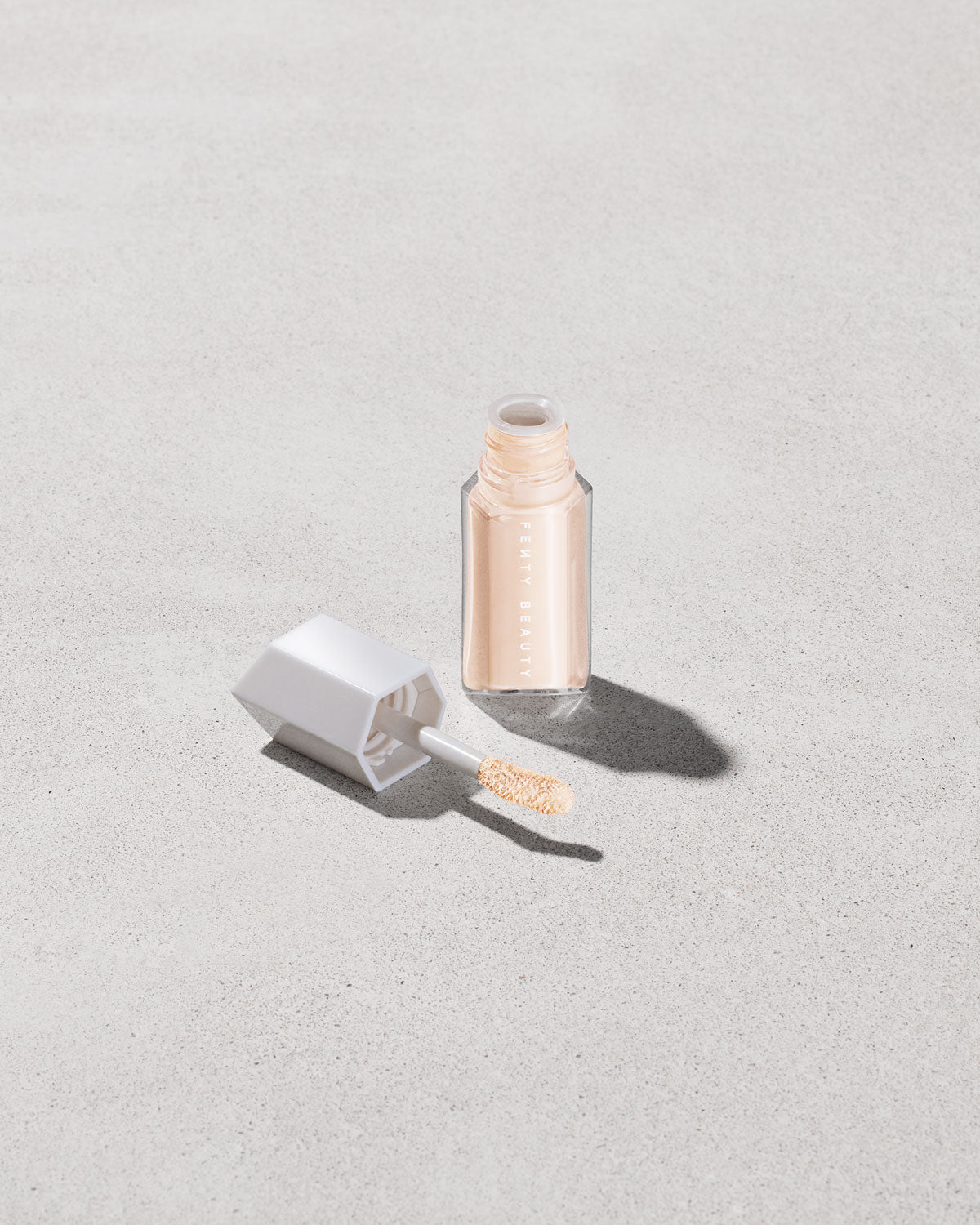 We're Even Hydrating Longwear Concealer ?? 125C - Image 15