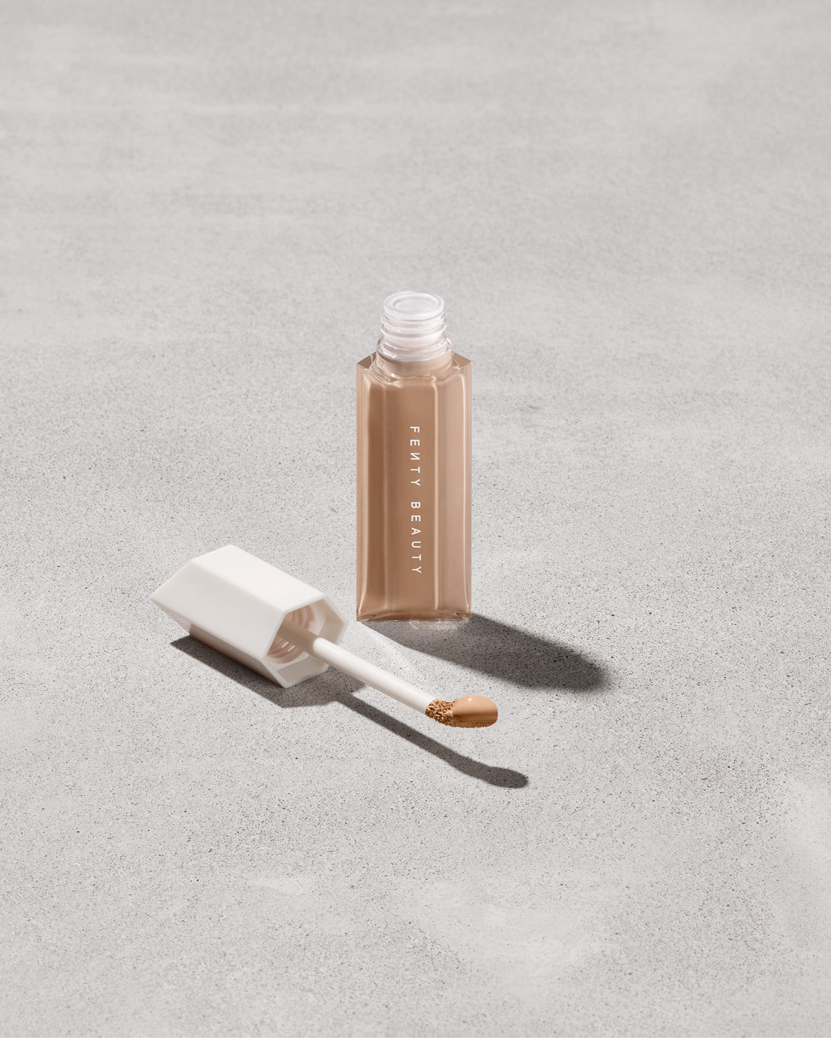 We're Even Hydrating Longwear Concealer ?? 280C