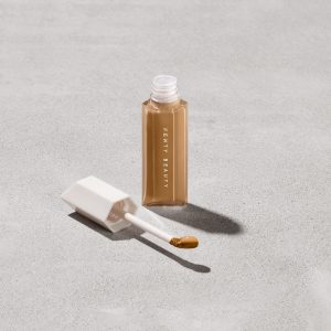 We're Even Hydrating Longwear Concealer ?? 330W