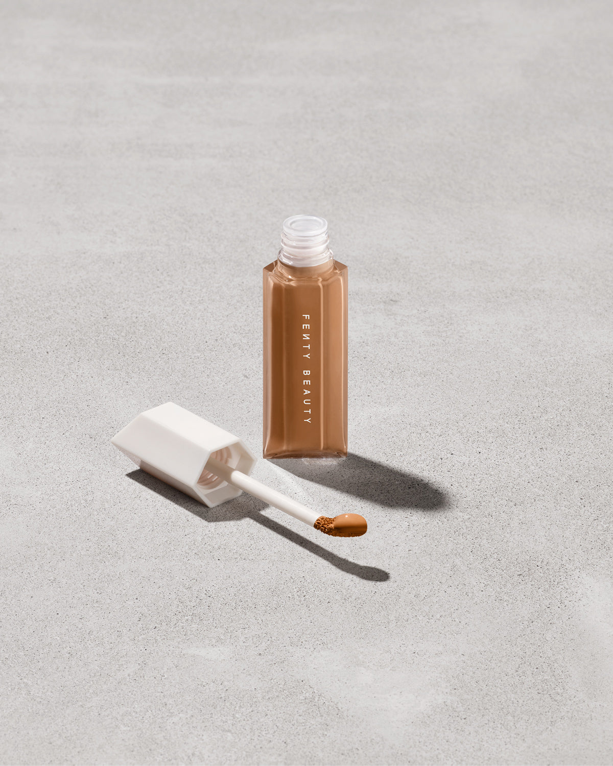 We're Even Hydrating Longwear Concealer ?? 335W