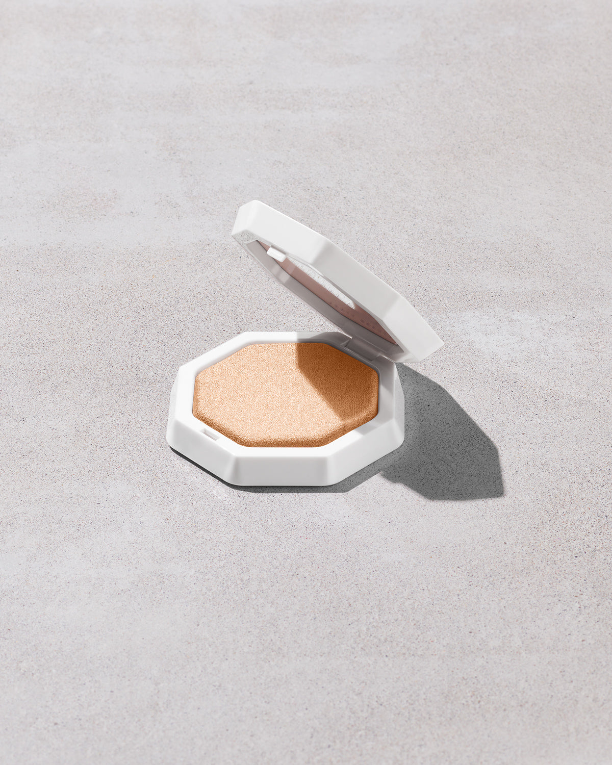Demi'glow Light-Diffusing Highlighter ?? Prosecco