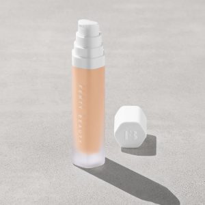 Soft'lit Naturally Luminous Longwear Foundation ?? 200